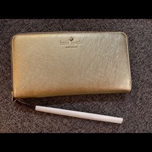 Kate Spade leather wallet - NWT